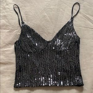 Sequin crop top, perfect going out. Great details.